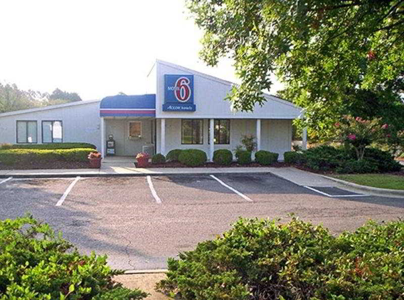 Super 8 By Wyndham Aberdeen Southern Pines Ngoại thất bức ảnh