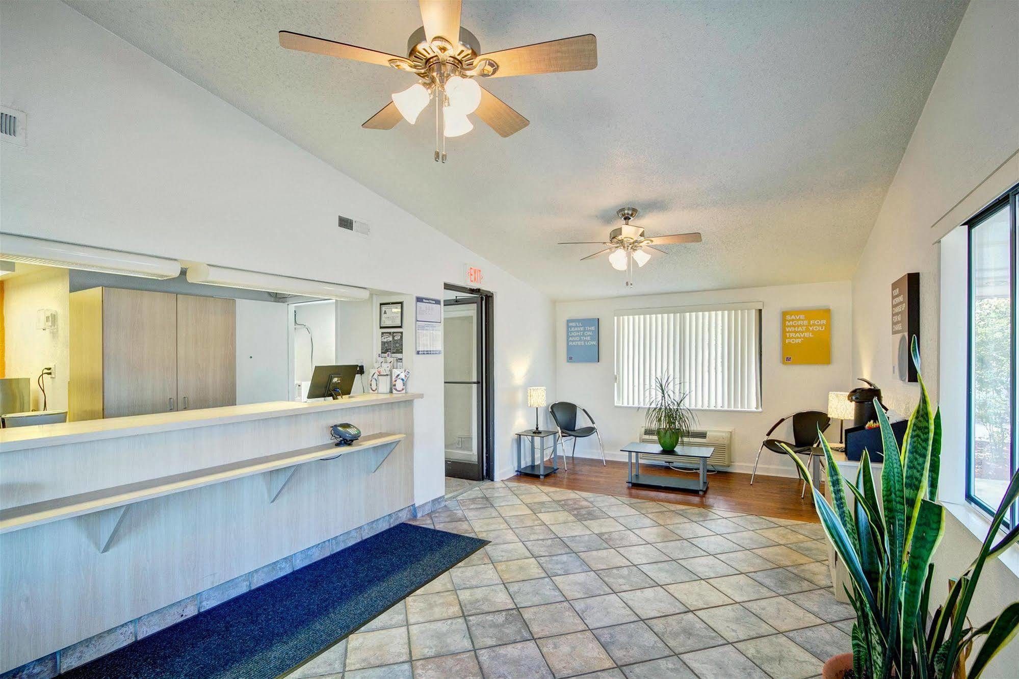 Super 8 By Wyndham Aberdeen Southern Pines Ngoại thất bức ảnh