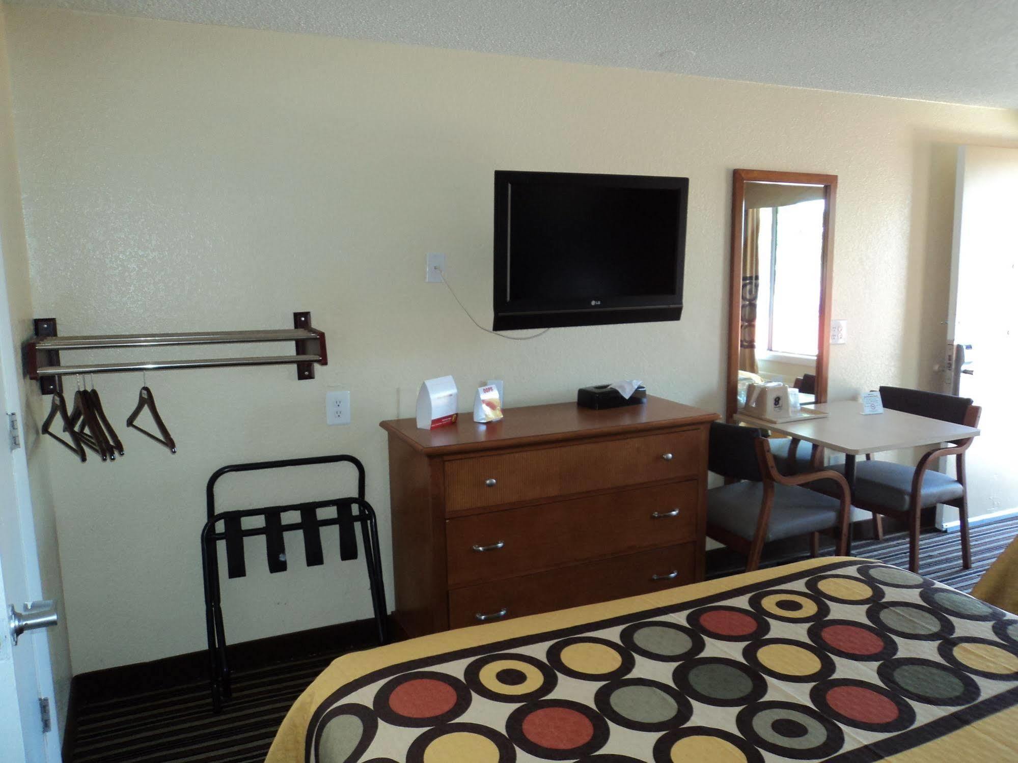 Super 8 By Wyndham Aberdeen Southern Pines Ngoại thất bức ảnh